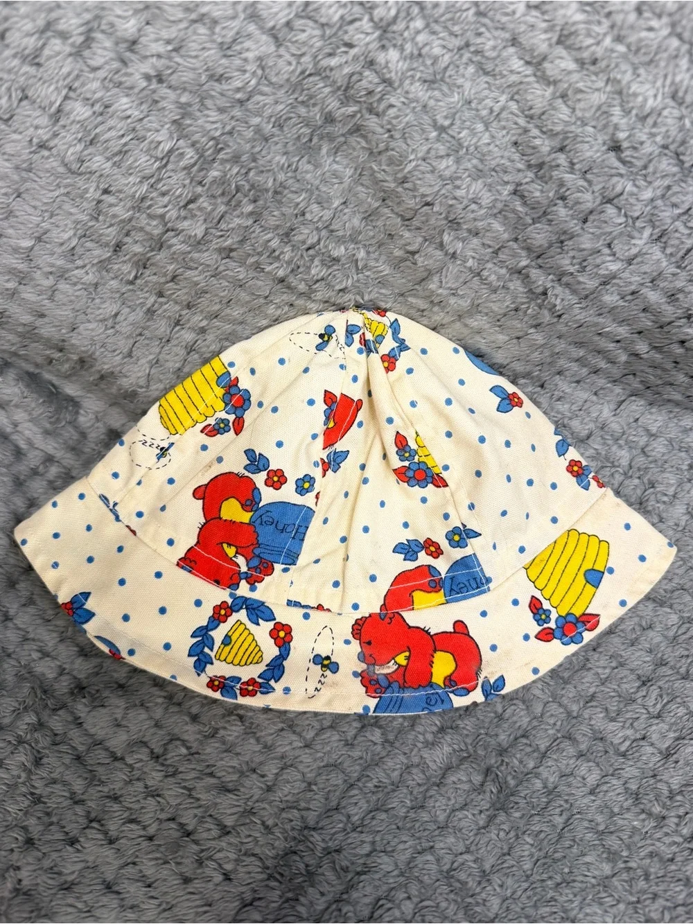 Vintage Baby Bucket Hat Bear & Honey 70s 80s Dotted Summer baby/toddler Sun Hat